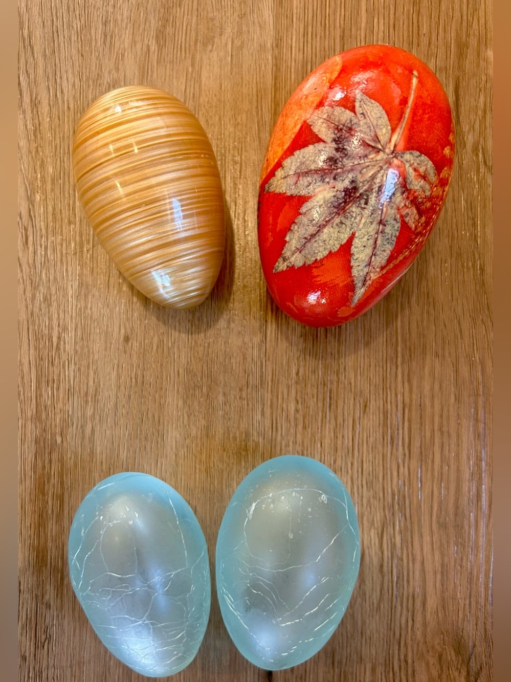 Lot of 4 Decorative Art Glass Eggs Red Leaf Amber Striped & Blue Crackle Glass